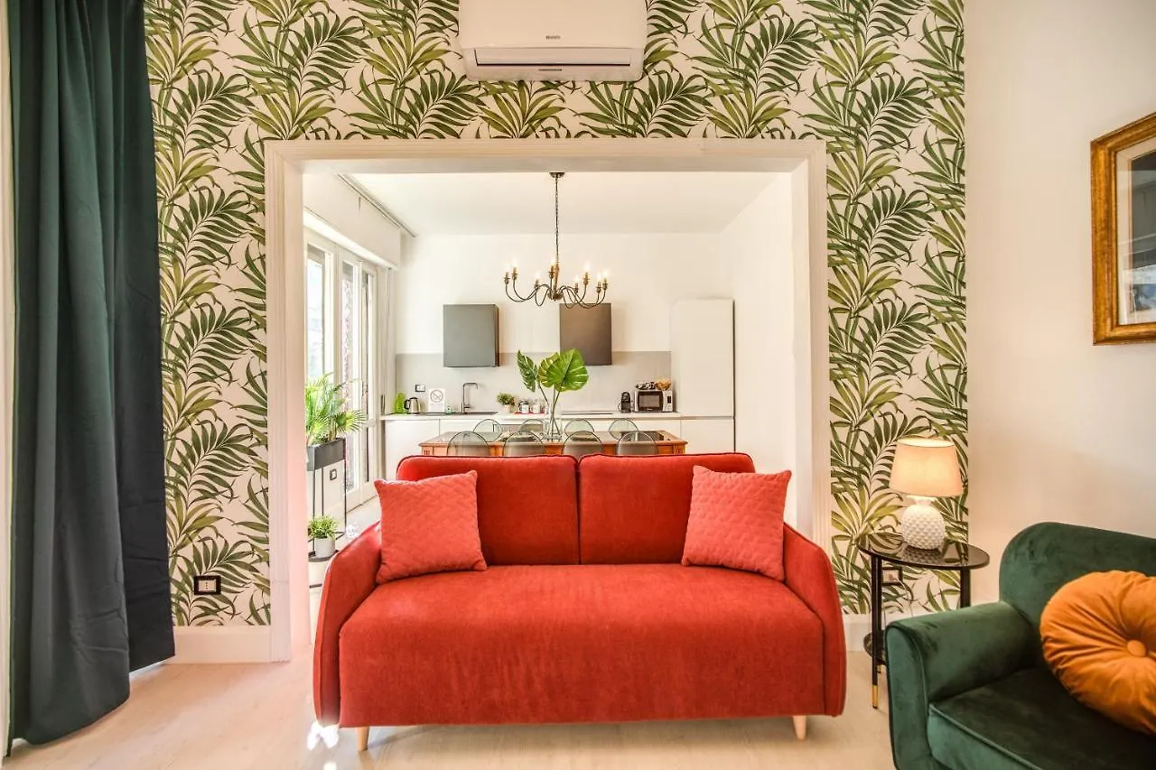 Aweshomeitaly - White Mirrors Apartment Pisa Italy