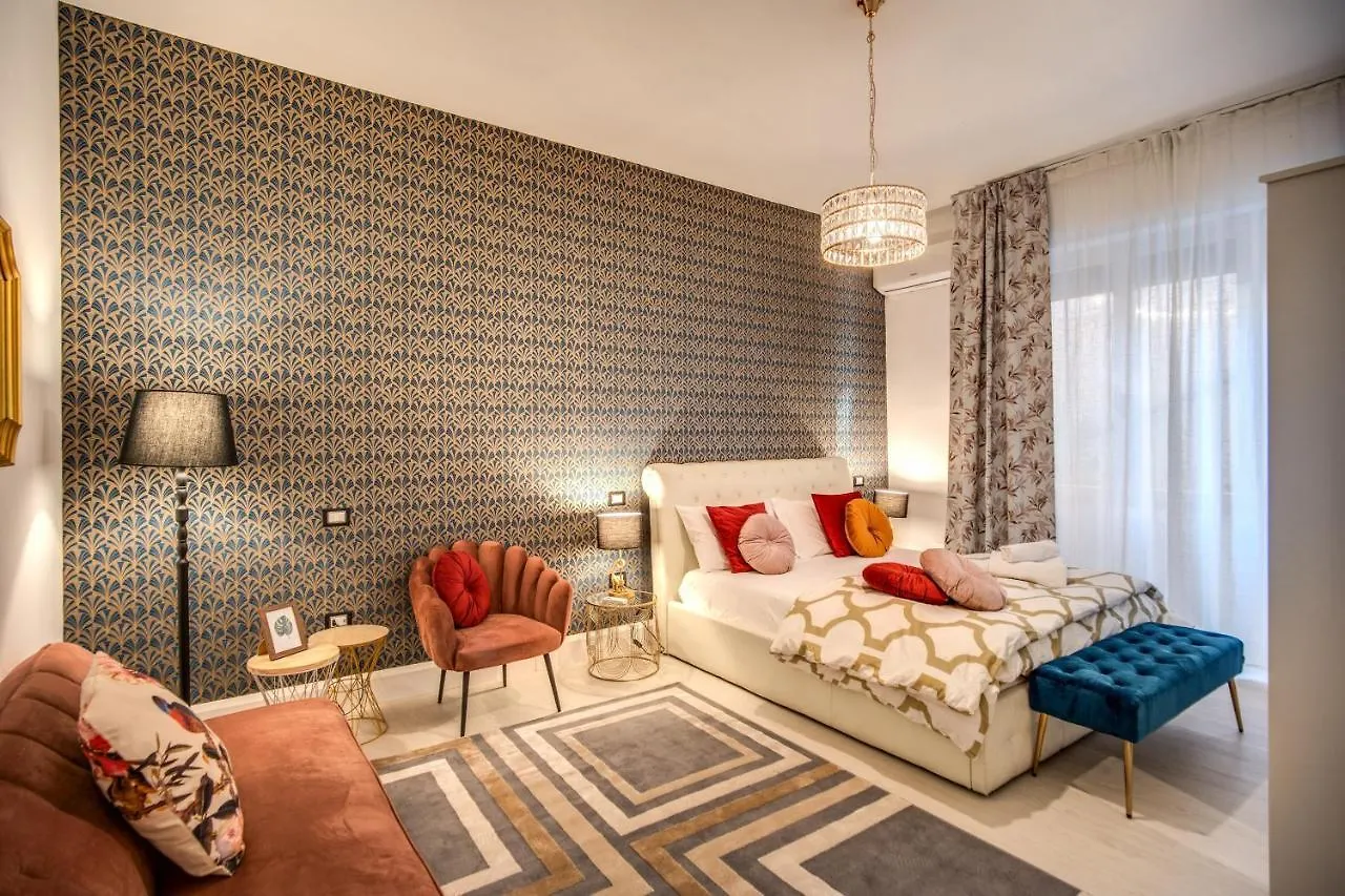 Aweshomeitaly - White Mirrors Apartment Pisa
