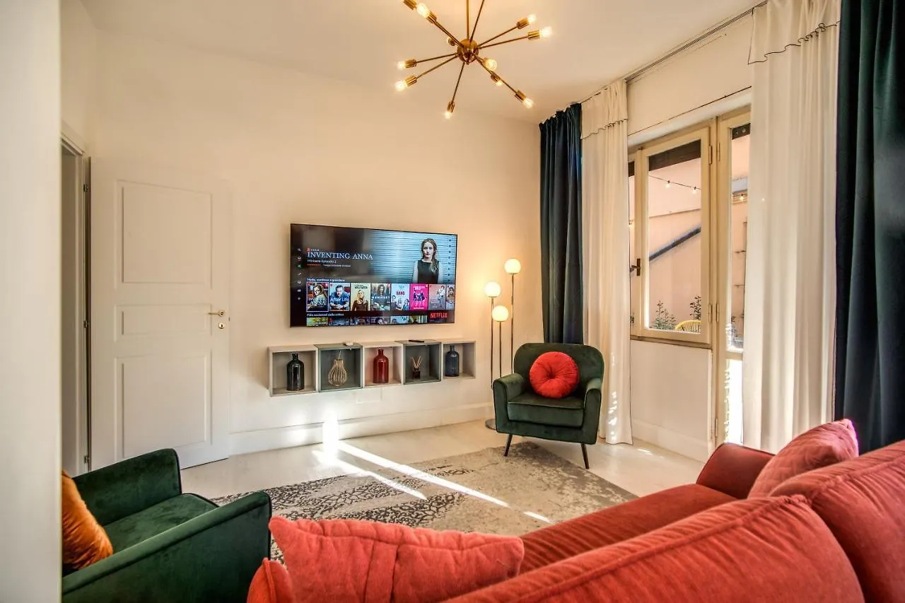 Aweshomeitaly - White Mirrors Apartment Pisa
