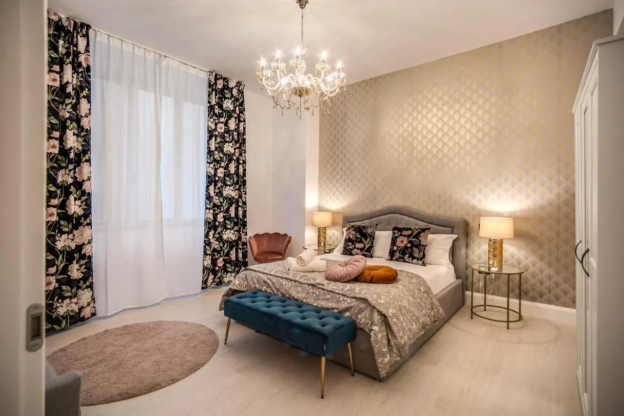 Aweshomeitaly - White Mirrors Apartment Pisa