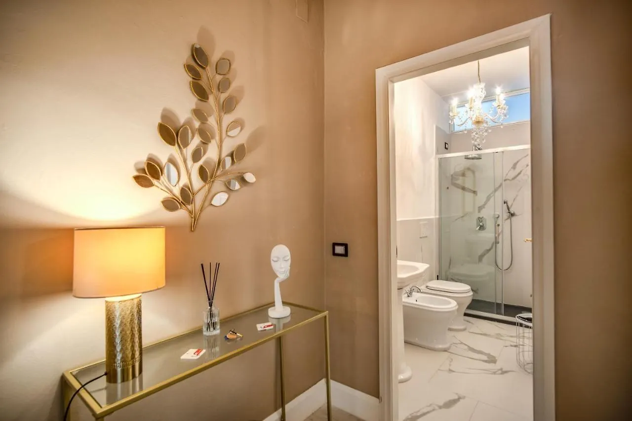Aweshomeitaly - White Mirrors Apartment Pisa