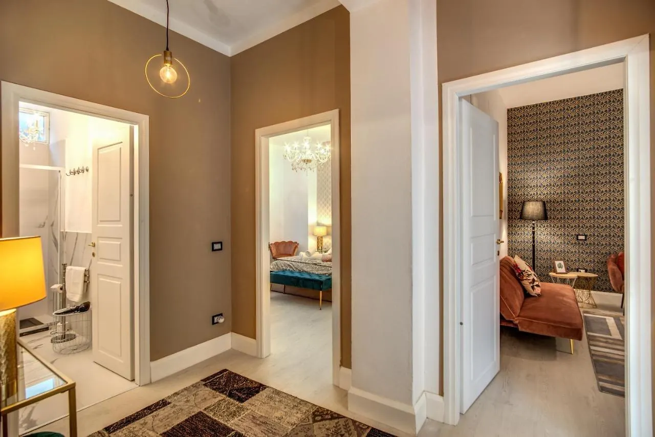 Aweshomeitaly - White Mirrors Apartment Pisa Italy