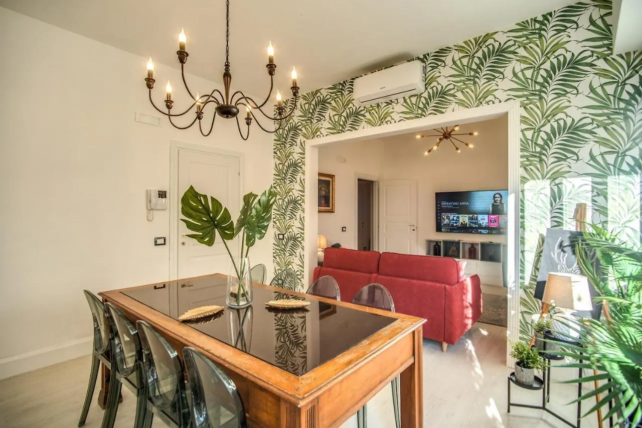 Aweshomeitaly - White Mirrors Apartment Pisa Italy