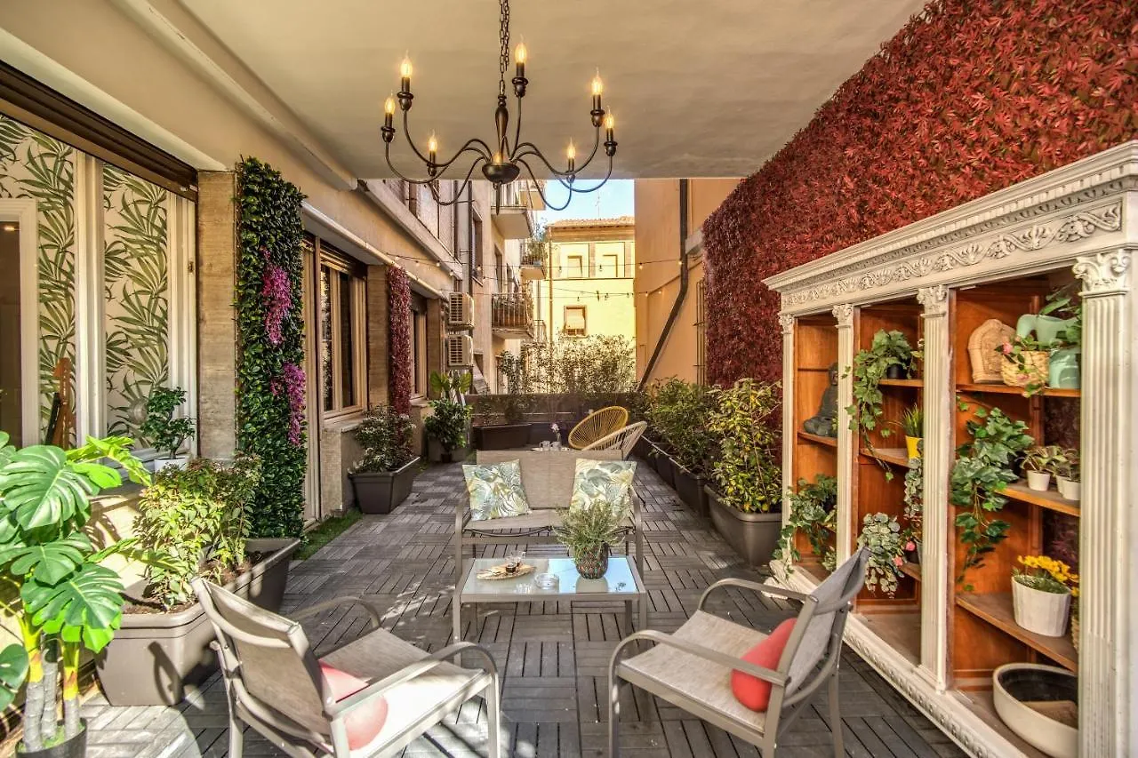 Aweshomeitaly - White Mirrors Apartment Pisa Italy