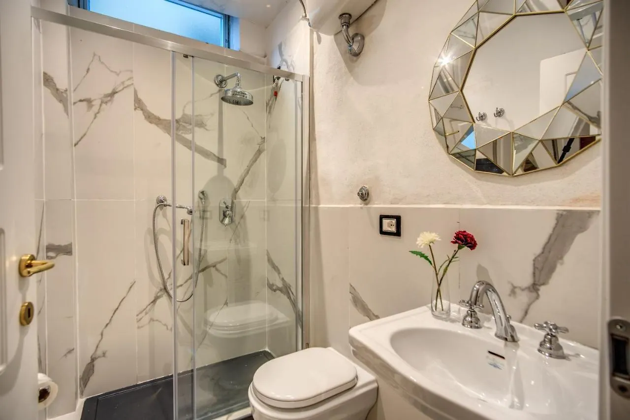 Aweshomeitaly - White Mirrors Apartment Pisa Italy