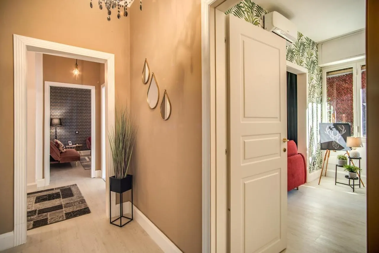 פיזה Aweshomeitaly - White Mirrors Apartment