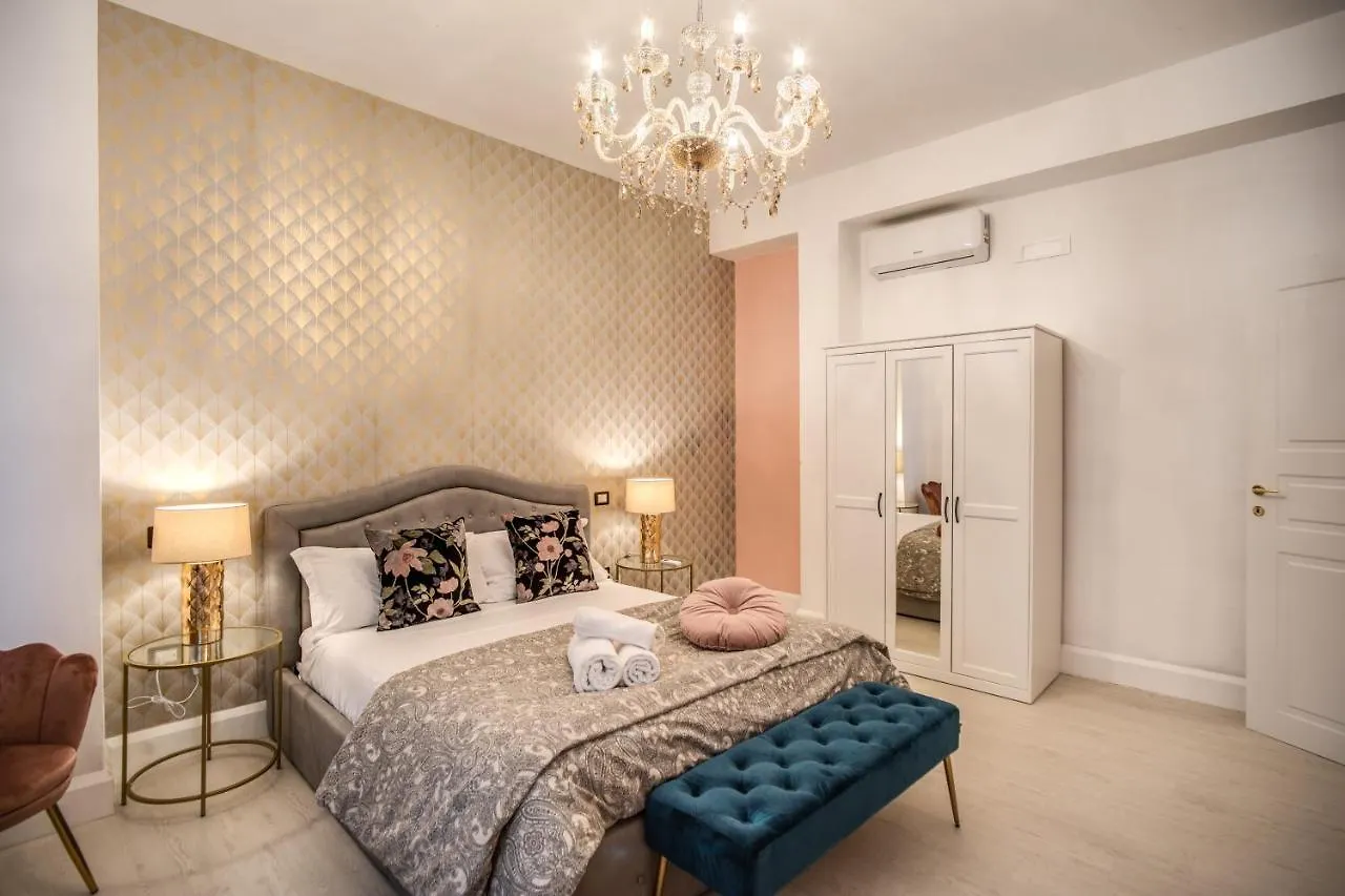 Aweshomeitaly - White Mirrors Apartment Pisa Italy