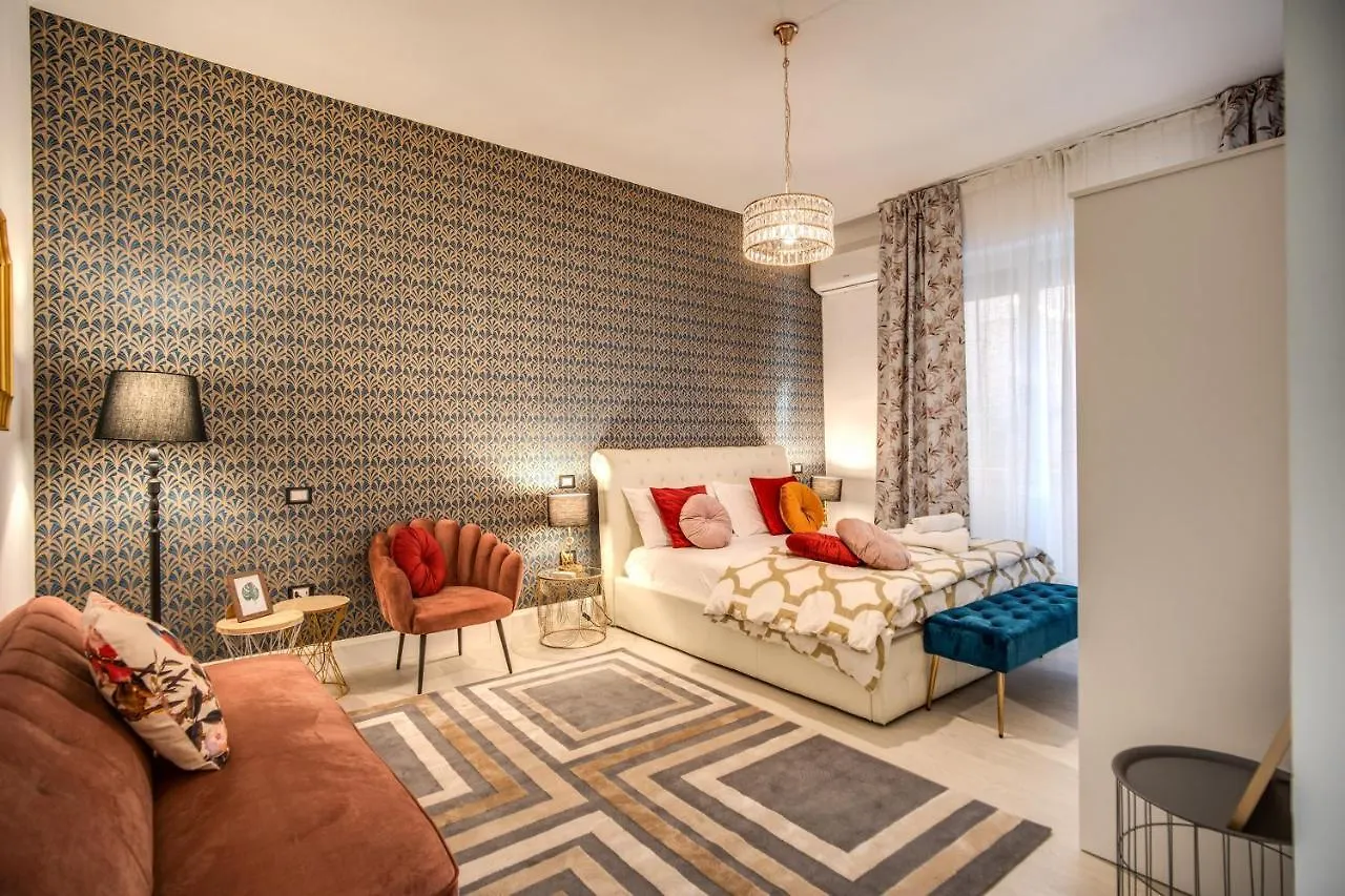 Aweshomeitaly - White Mirrors Apartment Pisa
