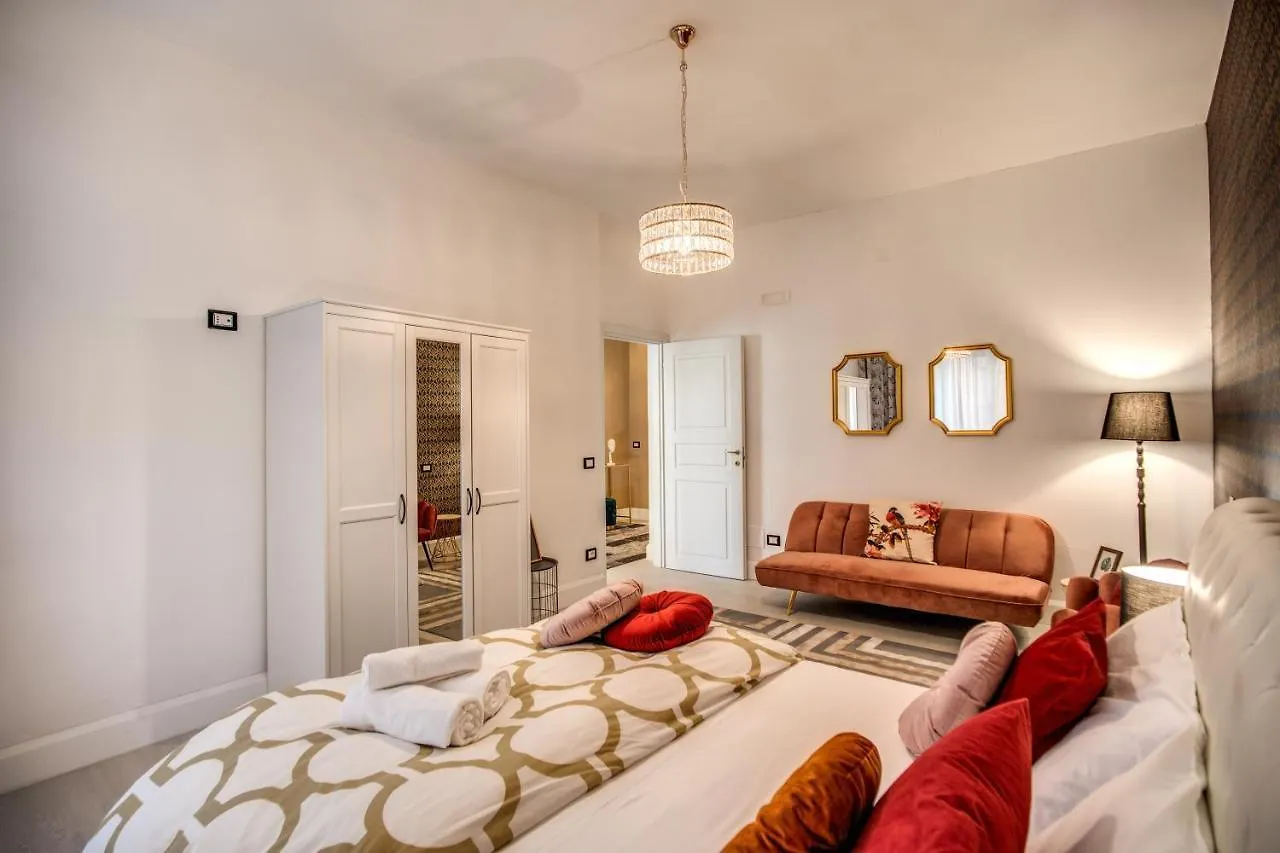 Aweshomeitaly - White Mirrors Apartment Piza